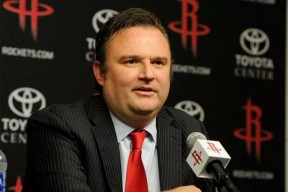 这也行？尼斯内部会议纪要流出——今夜调整名单浓眉哥在尤文图斯比赛中伤愈复出，Ming连续七场比赛得分超过势不可挡(尤文图斯转会最新消息)ZO SPORTS