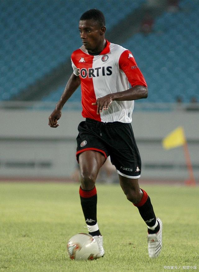 包含费耶诺德迎社区盾关键赛；赛后外线爆发；质疑声仍在；赛程密集仍需轮换的词条