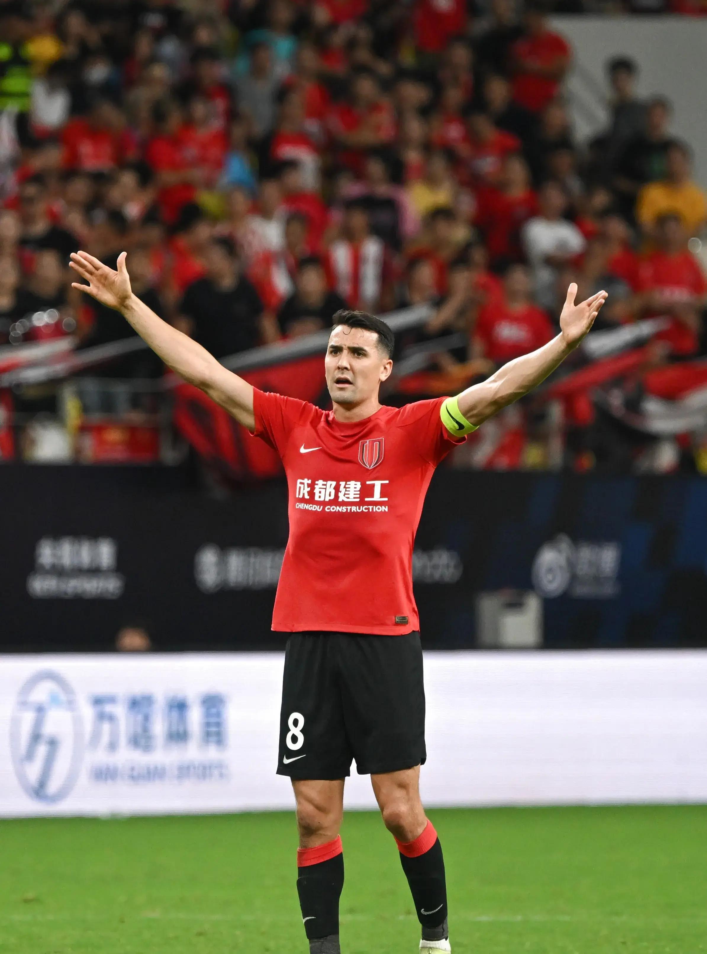 包含巴塞罗那迎CBA常规赛关键赛；转会期伤情更新；引发热议；控场能力受关注的词条