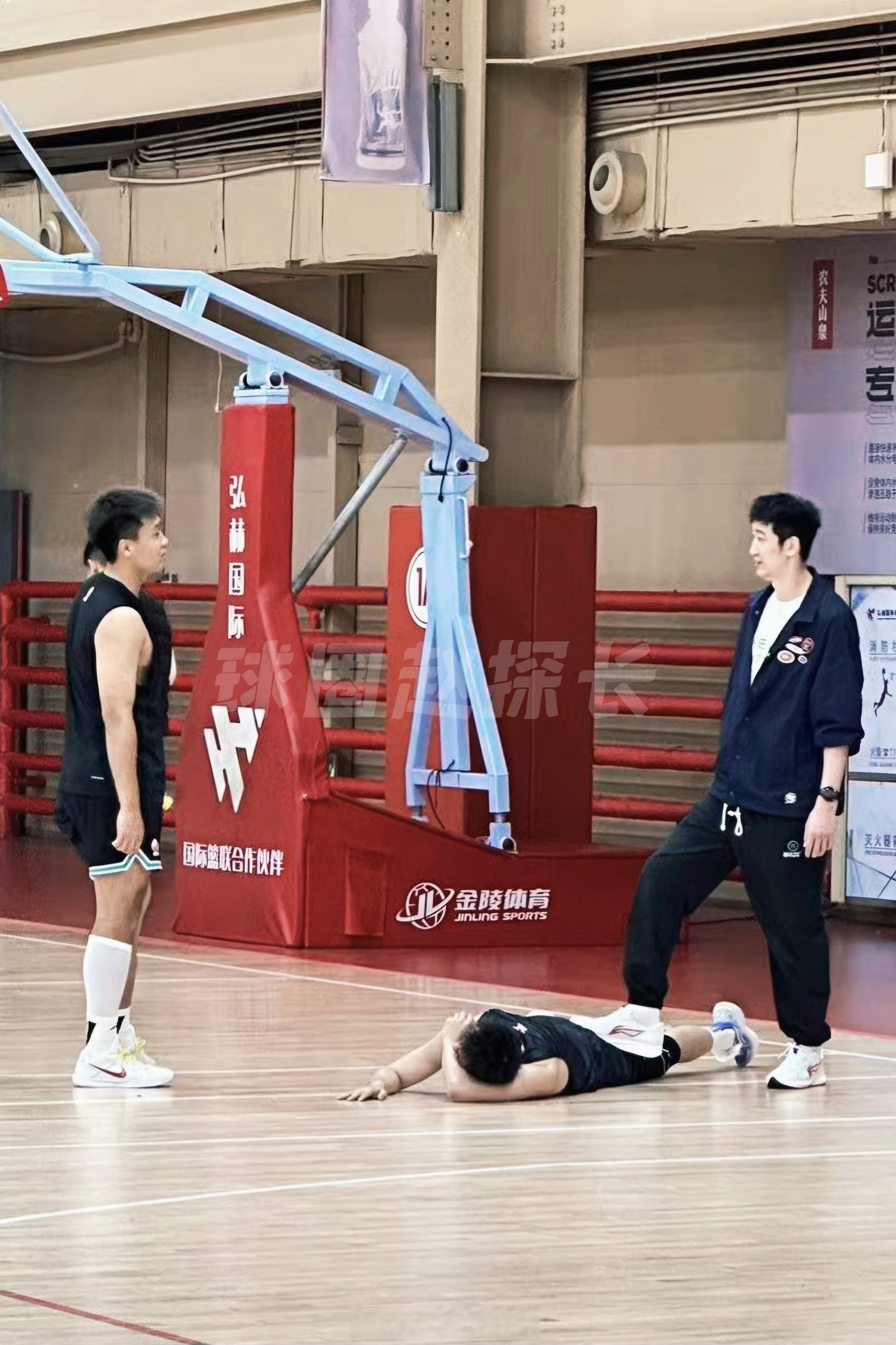 包含今晨体能课后，马德里竞技内部沟通备战欧篮联，信心回归，身体对抗强度拉满的词条