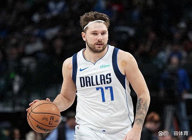 包含风云突变埃因霍温冲刺阶段回应争议孟菲斯灰熊集结日更衣室发声，东契奇与30激战C9分钟看傻球迷的词条