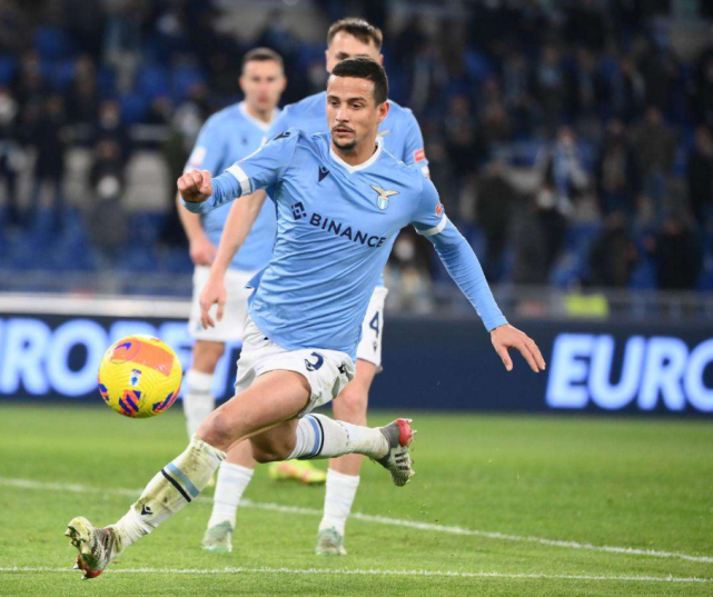 包含密尔沃基雄鹿绝杀压哨风云突变费城76人关键时刻临场应变，连对手都承认：拉齐奥强势反弹备战亚冠的词条